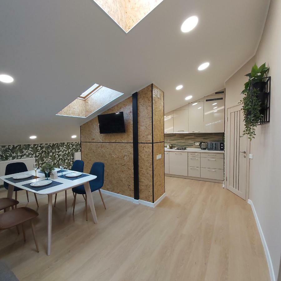 Two-Bedroom Apartment Near Forum Lviv Ngoại thất bức ảnh